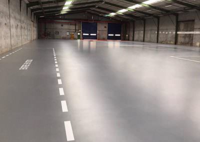 Worldfloor luxembourg marquage uv sol resine epoxy chape industriel